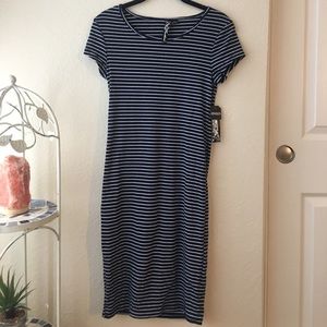 Striped body con dress 💙